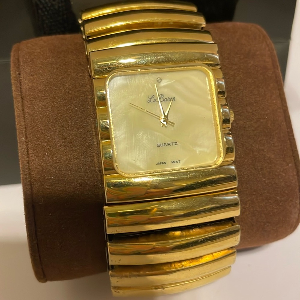 Le baron Women's Gold-Tone Quartz Bracelet Watch - Gold